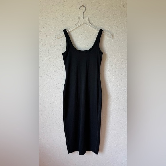 Vuori Halo Essential Tank Dress XS Black Heather Casual Athleisure - Picture 4 of 8